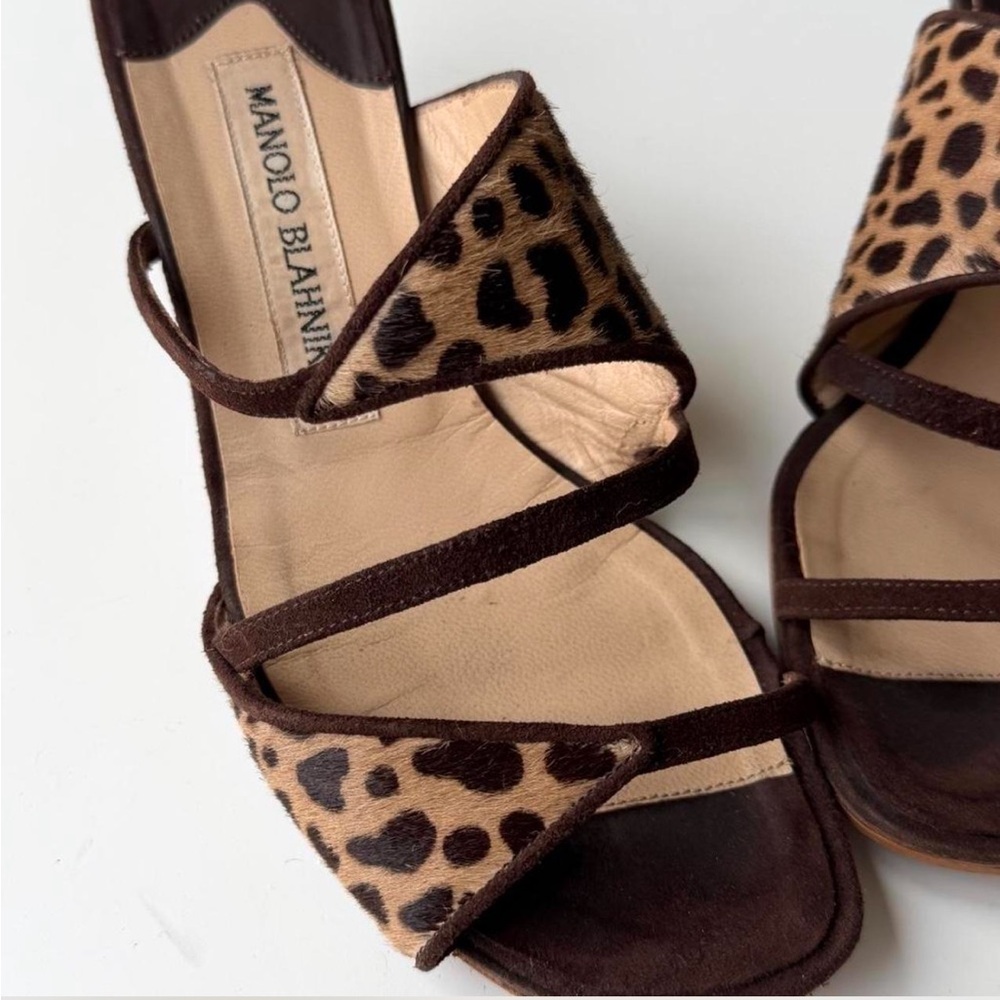 Manolo Blahnik Vintage Kitten Heel - Picture 4 of 7